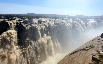 Amazing water level changes at the “place of Great Noise”